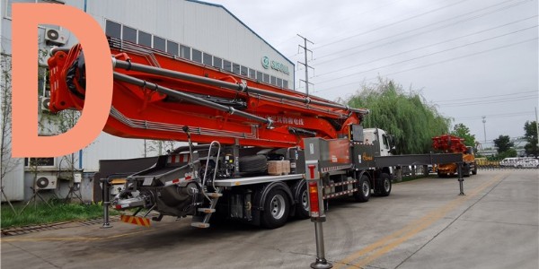 泵車在伸展支腿時，要注意哪些