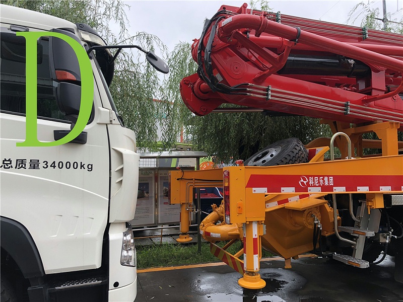 青島混凝土泵車價格 (1)