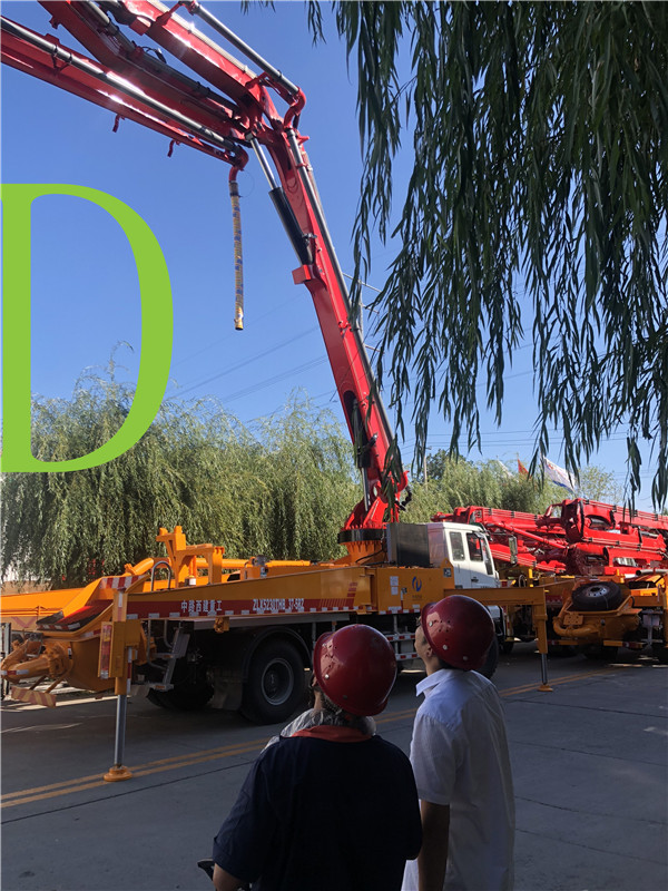 青島混凝土泵車價格 (4)