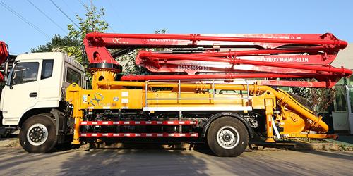 科尼樂為您淺析小型混凝土泵車惡劣環境施工應該注意什么？