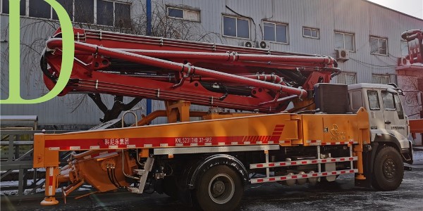 你知道混凝土泵車的泵管要多少距離再布置一個(gè)嗎？