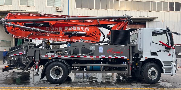 隨著32米短臂架泵車成為農村關注焦點，要如何選擇泵車