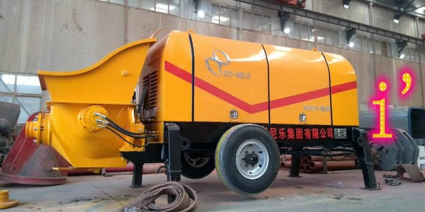 混凝土輸送泵作業(yè)時，為什么要及時將管倒換方位使用？